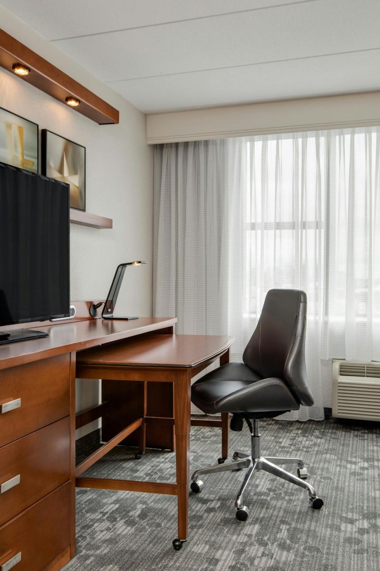 Courtyard By Marriott Boston Logan Airport Hotell Eksteriør bilde