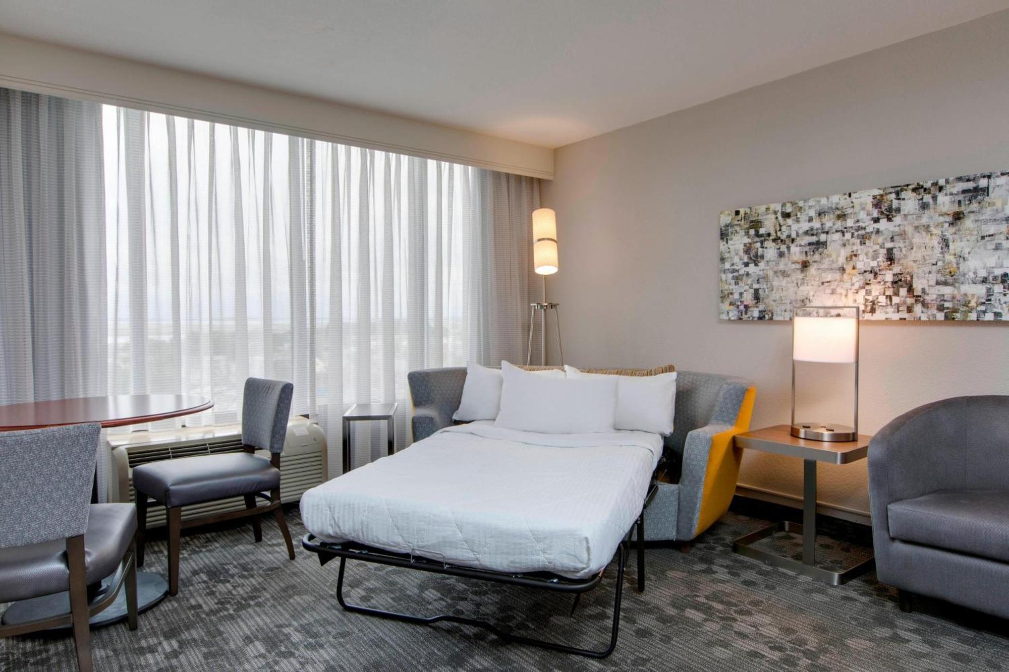 Courtyard By Marriott Boston Logan Airport Hotell Eksteriør bilde