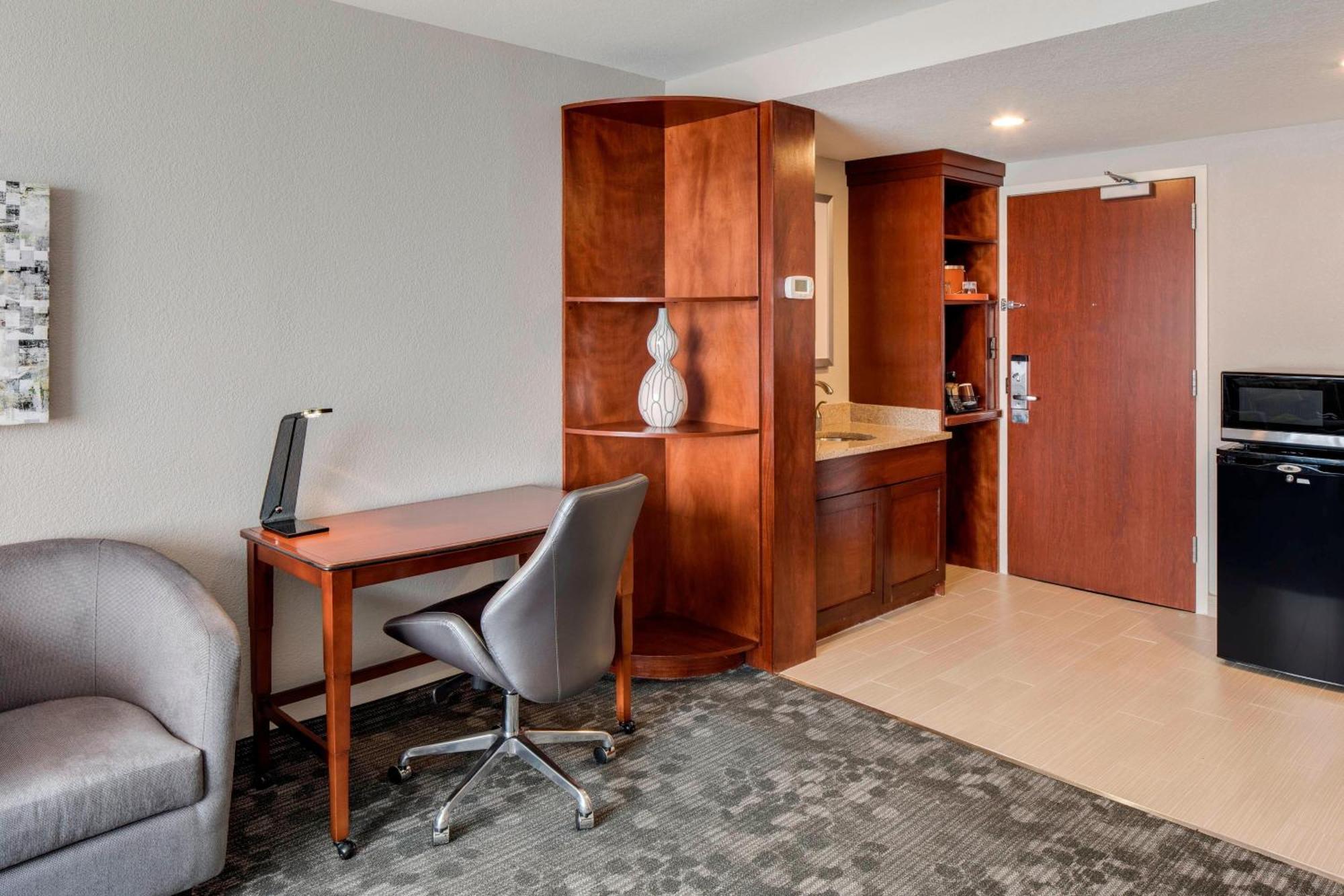 Courtyard By Marriott Boston Logan Airport Hotell Eksteriør bilde