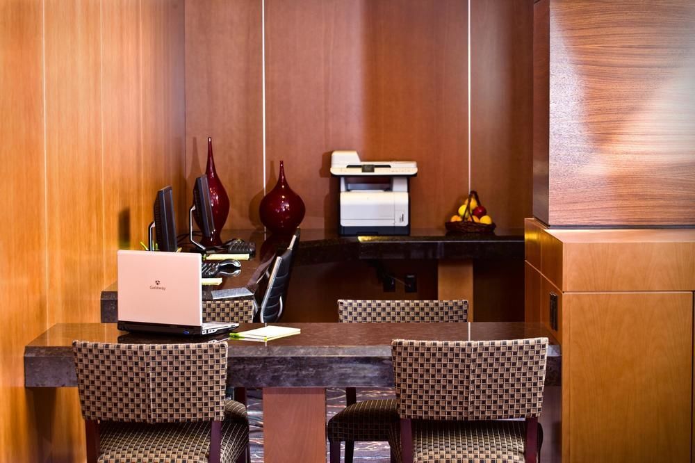 Courtyard By Marriott Boston Logan Airport Hotell Fasiliteter bilde
